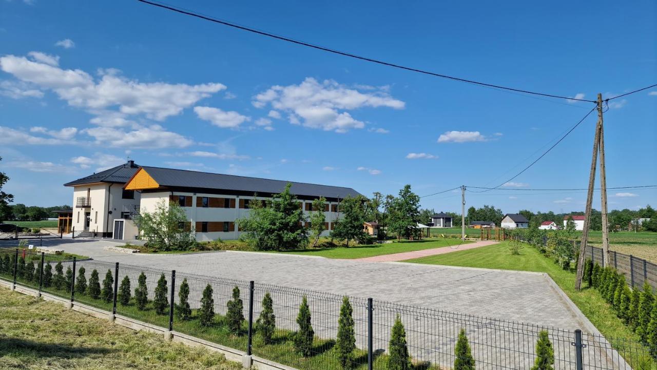 Happy81 Noclegi - 3,5Km Energylandia ซาตอร์ ภายนอก รูปภาพ